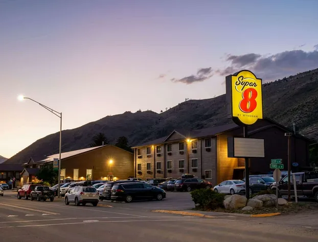 Super 8 by Wyndham Gardiner/Yellowstone Park Area hotel detail image 2