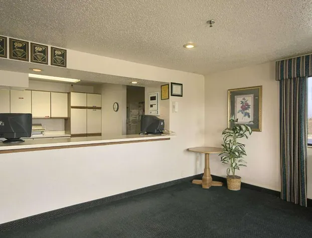 Travelodge by Wyndham Hudsonville hotel detail image 3