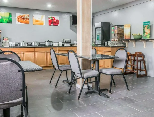 Quality Inn Grand Rapids North hotel detail image 3