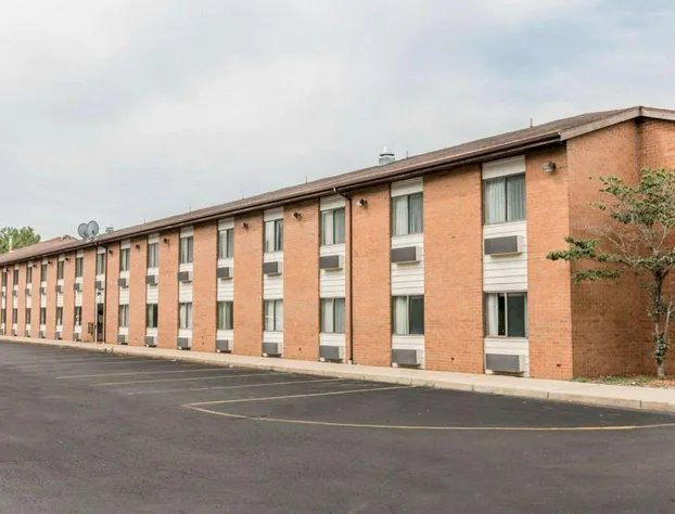 Quality Inn Grand Rapids North hotel detail image 1