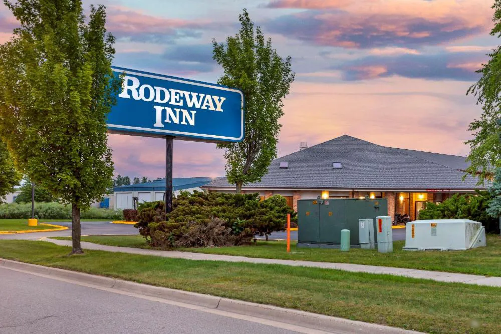 Rodeway Inn hotel hero