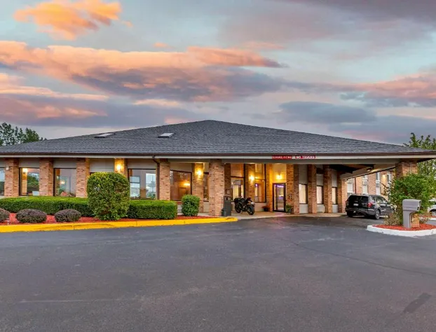 Rodeway Inn Coopersville hotel detail image 1