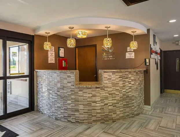 Quality Inn & Suites Holland hotel detail image 3