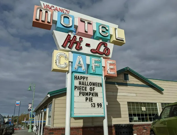 Hi-Lo Motel, Cafe and RV Park Mount Shasta Area hotel detail image 2