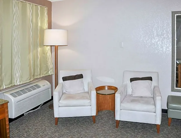 Bison Inn & Suites on University hotel detail image 4