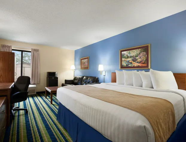 Days Inn by Wyndham Fargo/West Acres hotel detail image 3