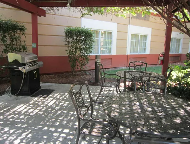 Extended Stay America Suites Pleasanton Chabot Dr hotel detail image 2