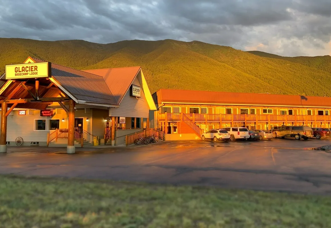 Glacier Basecamp Lodge hotel hero