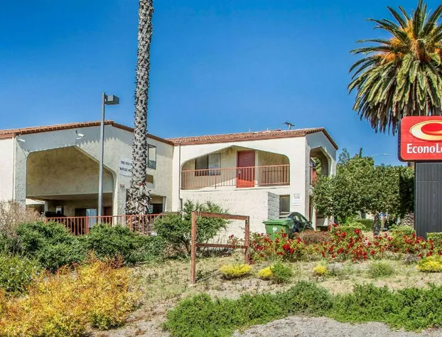 Econo Lodge Castro Valley I-580 hotel detail image 1