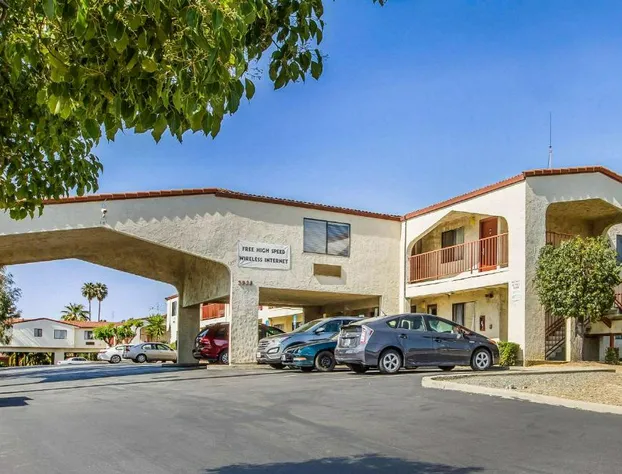 Econo Lodge Castro Valley I-580 hotel detail image 2