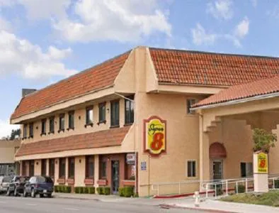 Super 8 by Wyndham Hayward Downtown hotel detail image 1