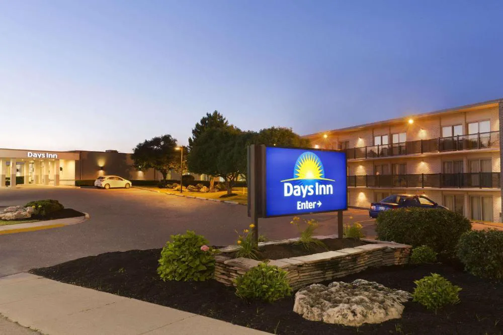 Days Inn by Wyndham London hotel hero