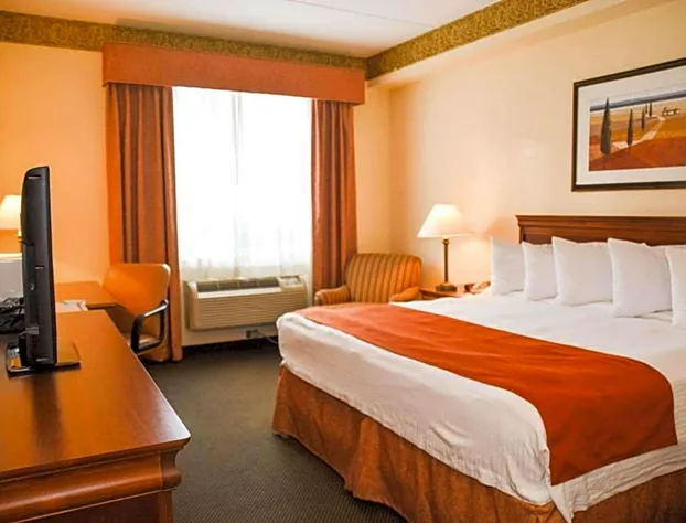 Country Inn & Suites by Radisson, London South, ON hotel detail image 3