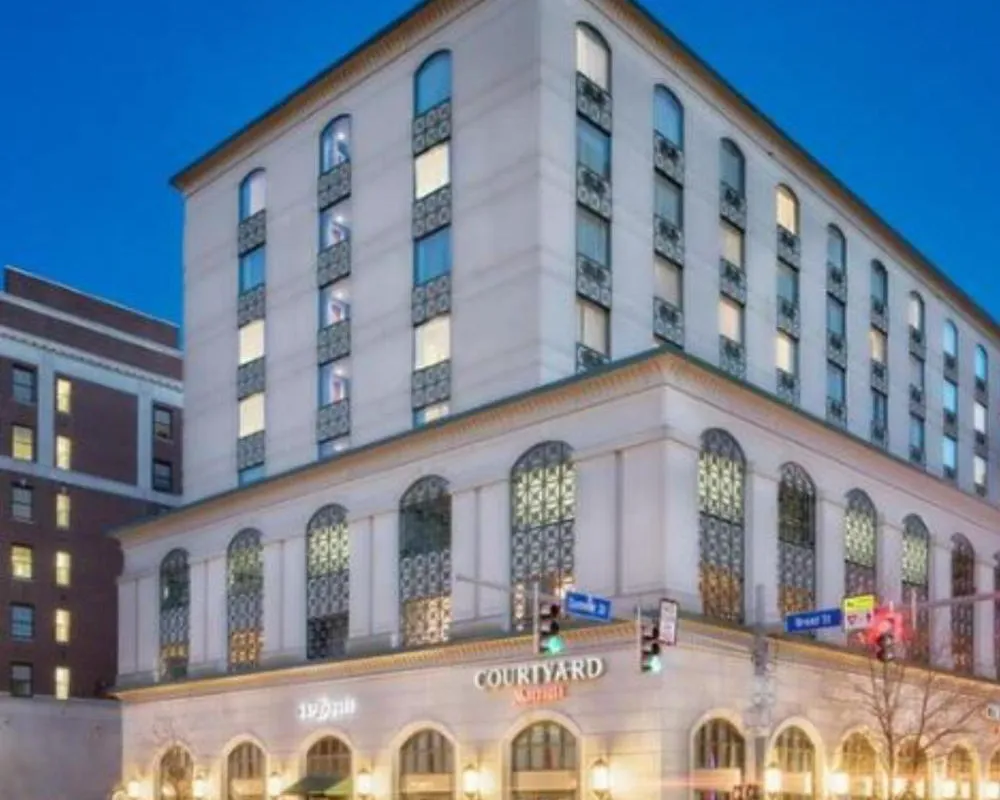 Courtyard by Marriott Stamford Downtown hotel hero