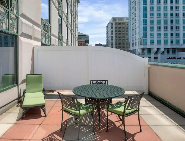 Courtyard by Marriott Stamford Downtown hotel detail image 2