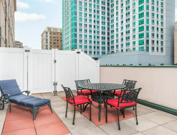 Courtyard by Marriott Stamford Downtown hotel detail image 3