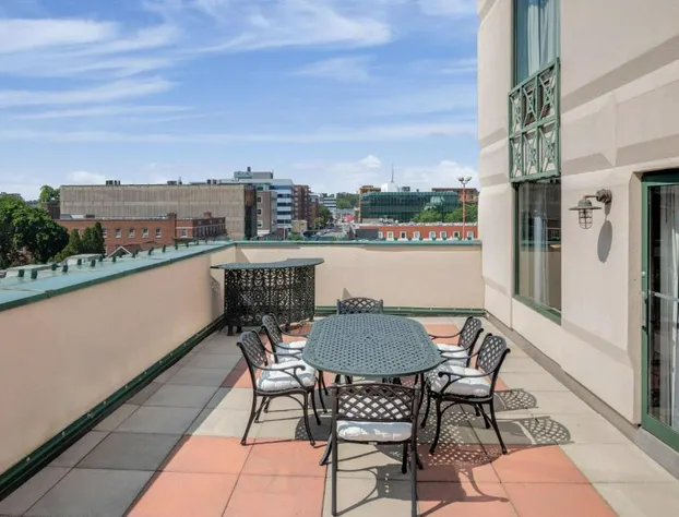 Courtyard by Marriott Stamford Downtown hotel detail image 4