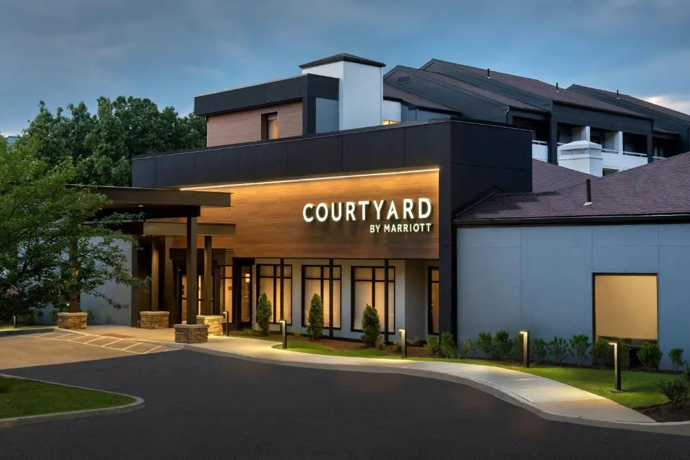 Courtyard by Marriott Norwalk hotel hero