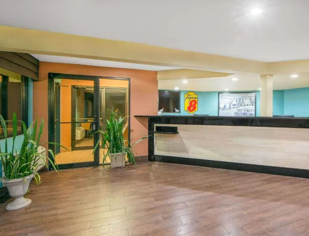 Super 8 by Wyndham Tulsa/Route 66 hotel detail image 4