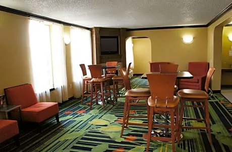 La Quinta Inn & Suites by Wyndham Tulsa Central hotel detail image 3