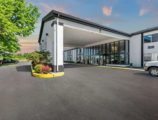 Days Inn by Wyndham Erie hotel detail image 2