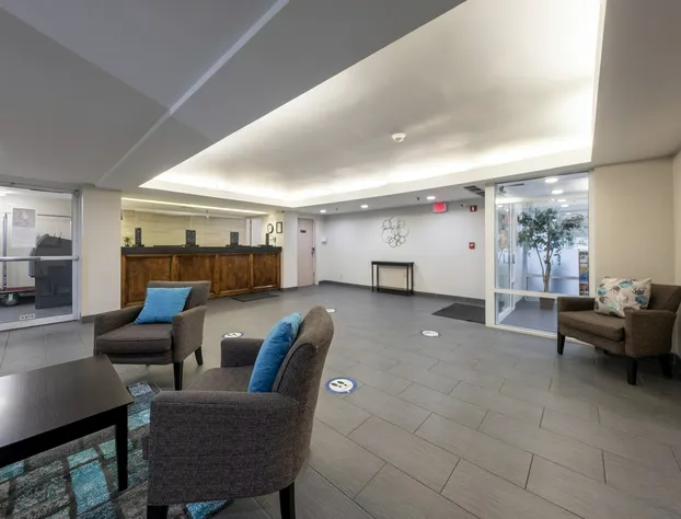 HomeTown Inn by Red Roof East Syracuse hotel detail image 4