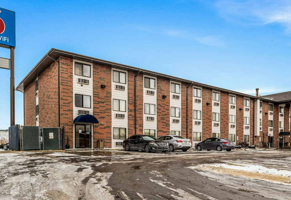 Motel 6 Elk Grove Village, IL hotel hero