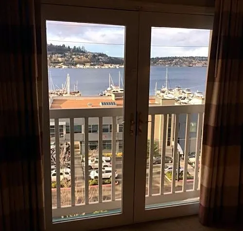 Silver Cloud Inn - Seattle Lake Union hotel detail image 1