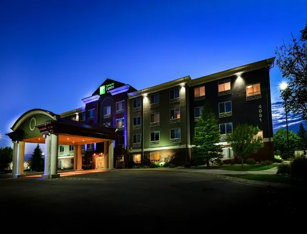 Holiday Inn Express Hotel & Suites Grand Forks by IHG hotel detail image 1