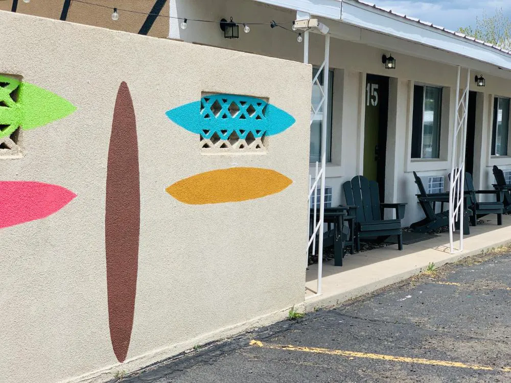 Dragonfly Motor Lodge hotel hero