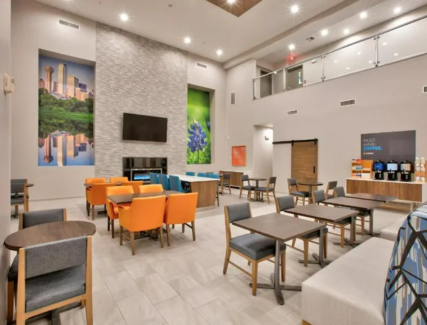 Holiday Inn Express & Suites North Dallas at Preston by IHG hotel detail image 1