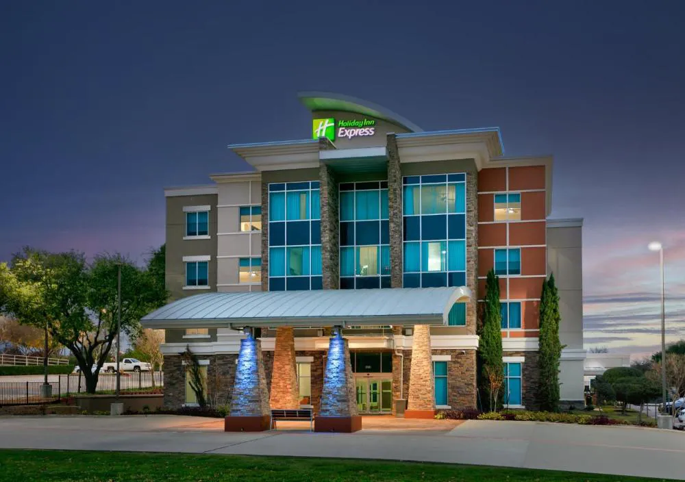 Holiday Inn Express & Suites North Dallas at Preston by IHG hotel hero