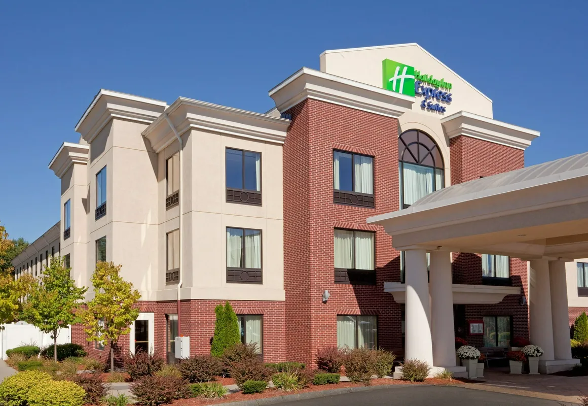 Holiday Inn Express Hotel & Suites Manchester Airport by IHG hotel hero