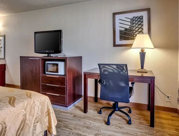 Quality Inn near Six Flags Discovery Kingdom - Napa Valley hotel detail image 2