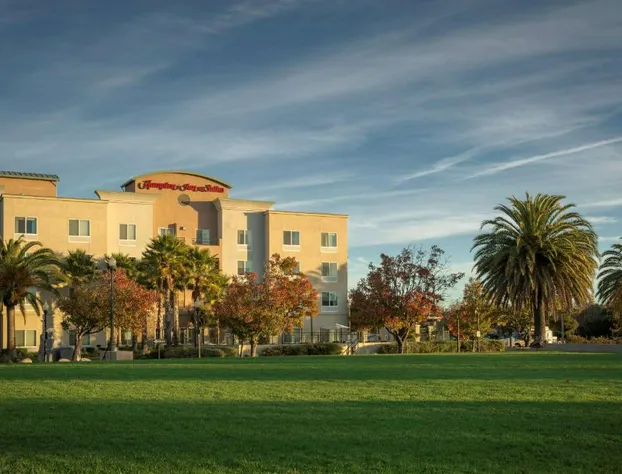 Hampton Inn & Suites Suisun City Waterfront hotel detail image 1
