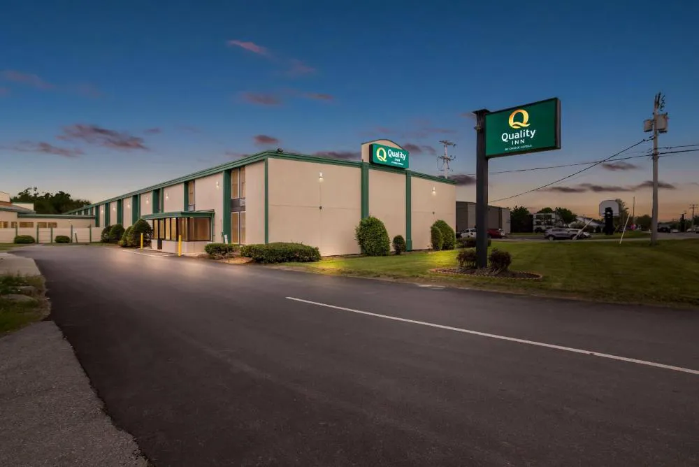 Quality Inn Bangor Airport hotel hero