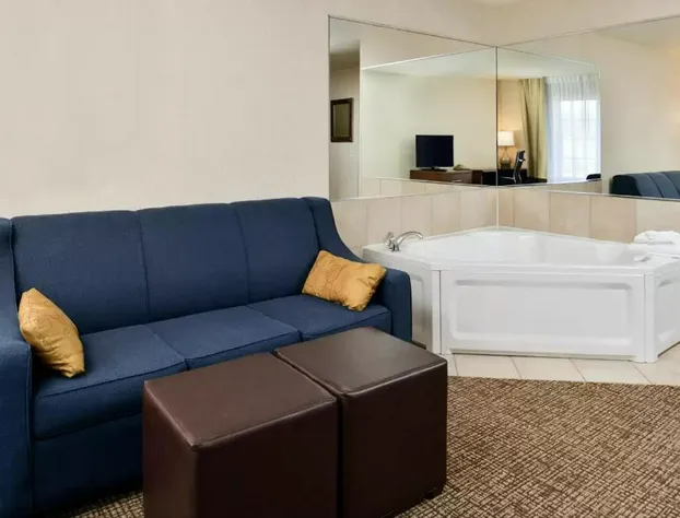 Comfort Inn & Suites Madison North hotel detail image 4