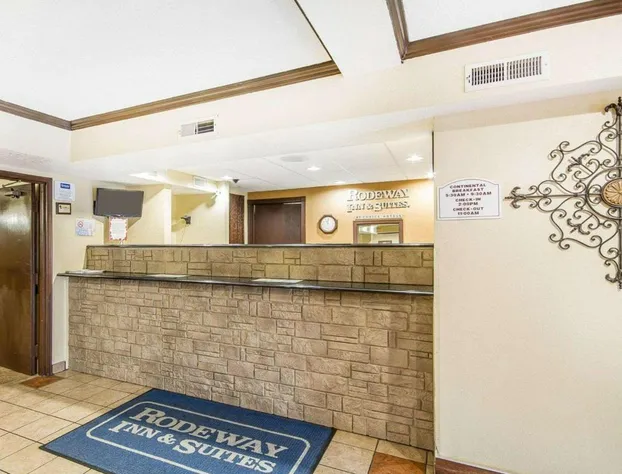 Rodeway Inn & Suites Madison East hotel detail image 4