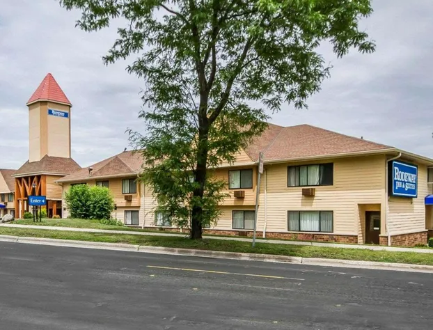 Rodeway Inn & Suites Madison East hotel detail image 4