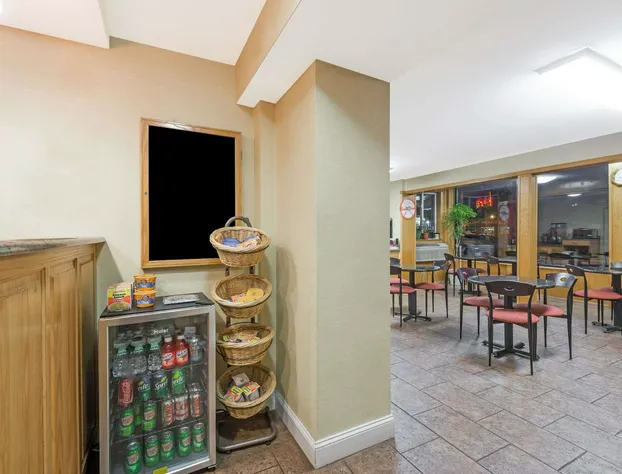 Howard Johnson by Wyndham Hartford South – Rocky Hill hotel detail image 1