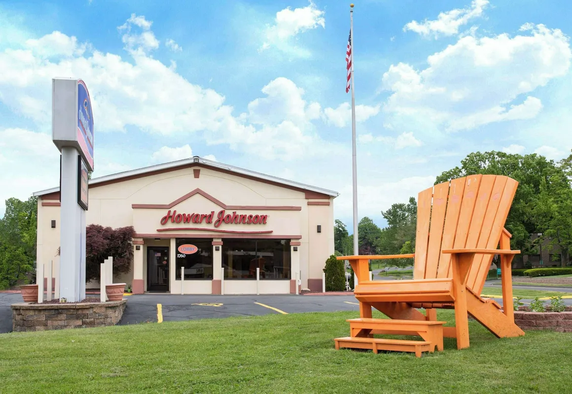 Howard Johnson by Wyndham Hartford South – Rocky Hill hotel hero