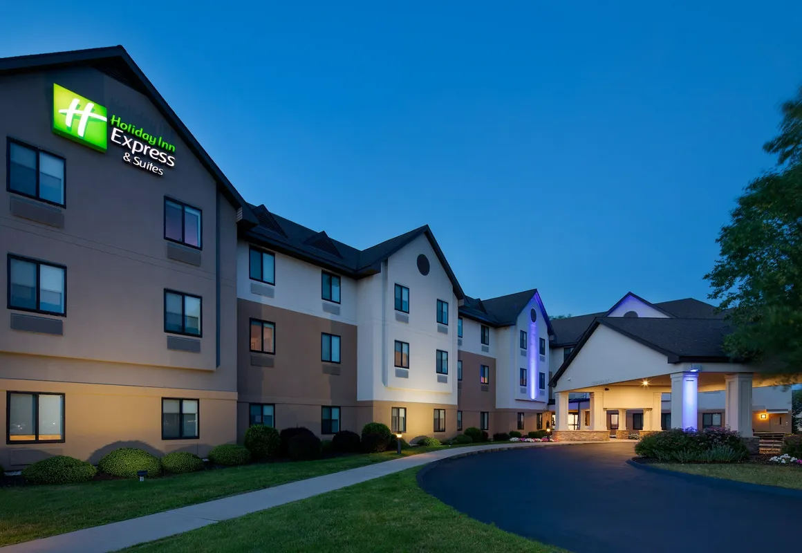 Holiday Inn Express & Suites Bradley Airport by IHG hotel hero