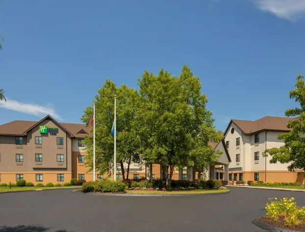 Holiday Inn Express & Suites Bradley Airport by IHG hotel detail image 4