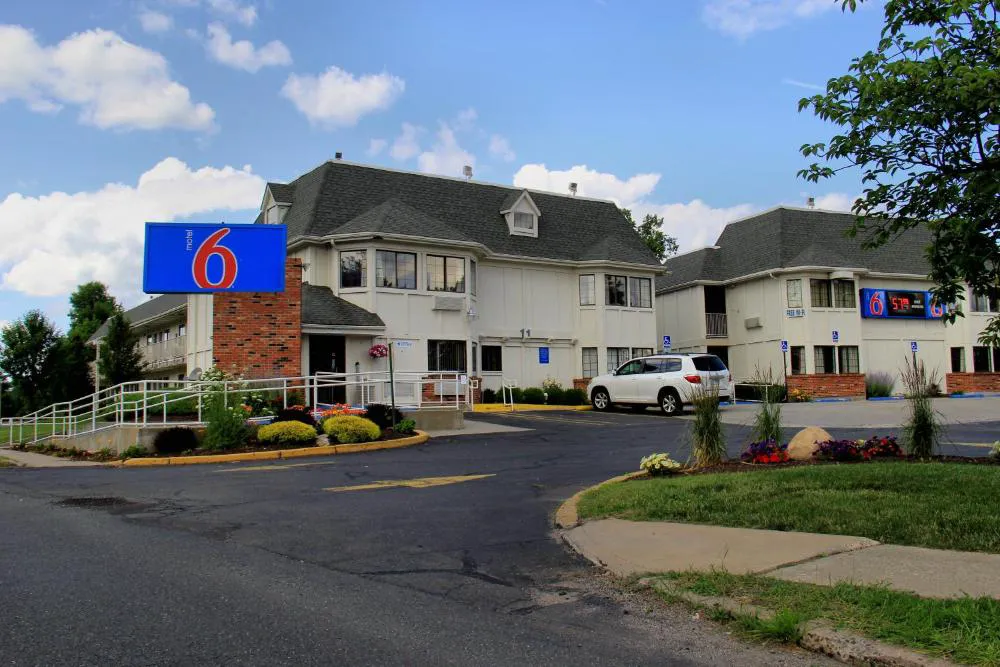 Motel 6 Enfield, CT - Hartford hotel hero