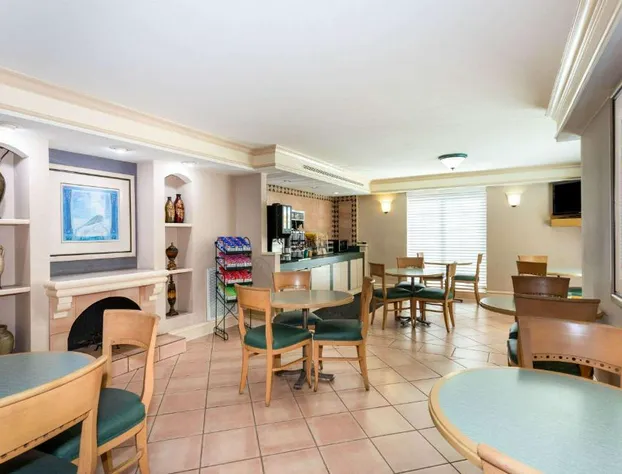 La Quinta Inn by Wyndham Tallahassee North hotel detail image 4