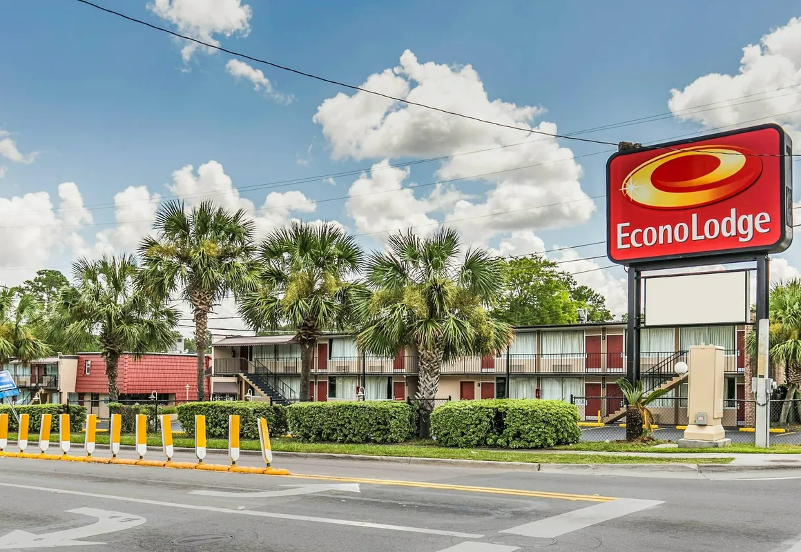 Econo Lodge Tallahassee North - University Area hotel hero