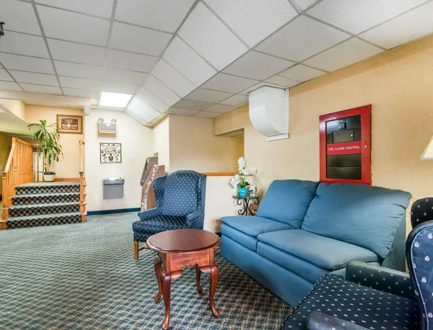 Econo Lodge Manchester hotel detail image 3