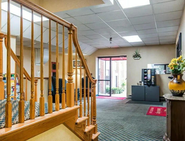 Econo Lodge Manchester hotel detail image 4