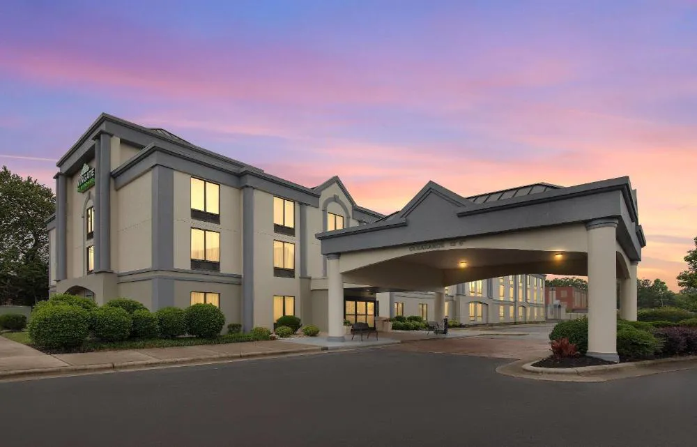 Wingate by Wyndham Greensboro/Coliseum hotel hero