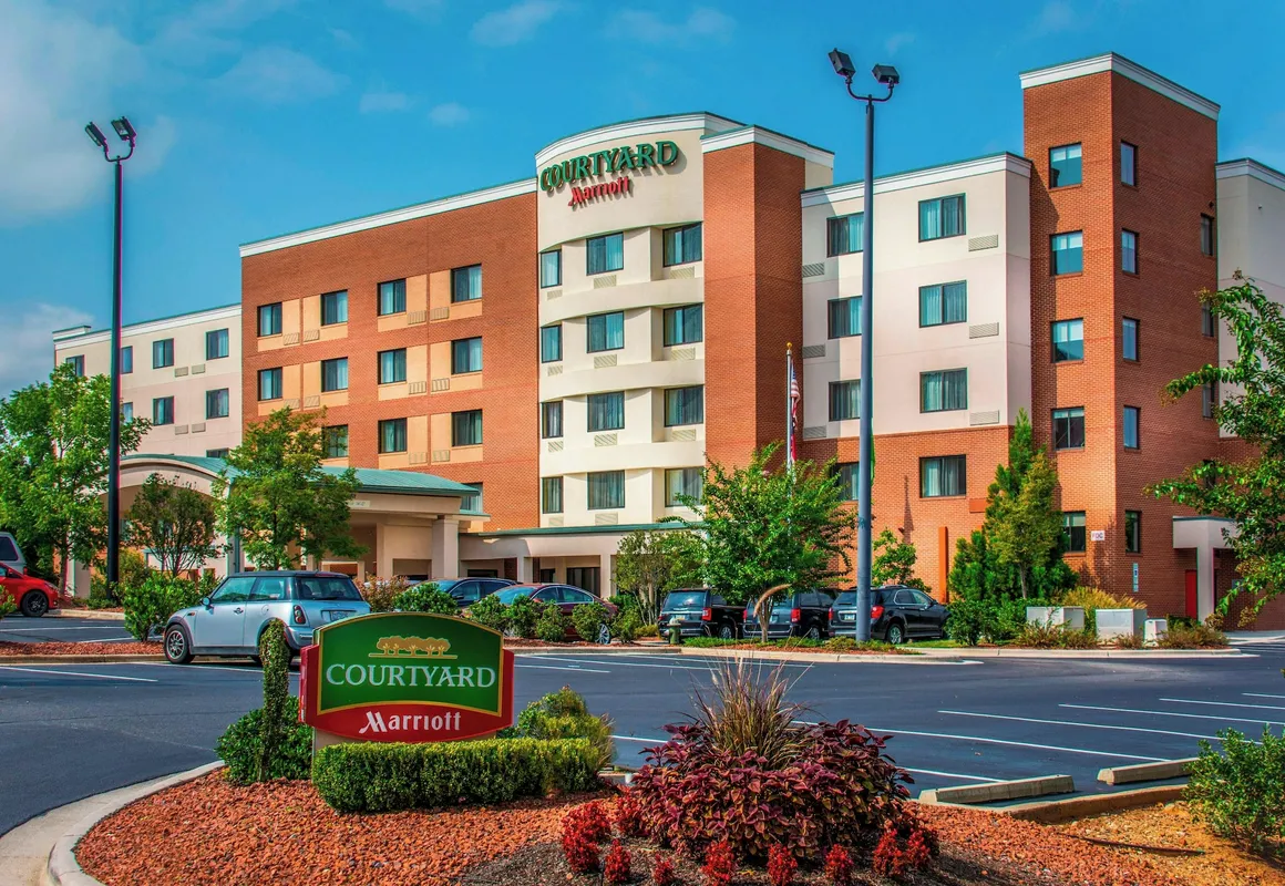 Courtyard by Marriott Greensboro Airport hotel hero